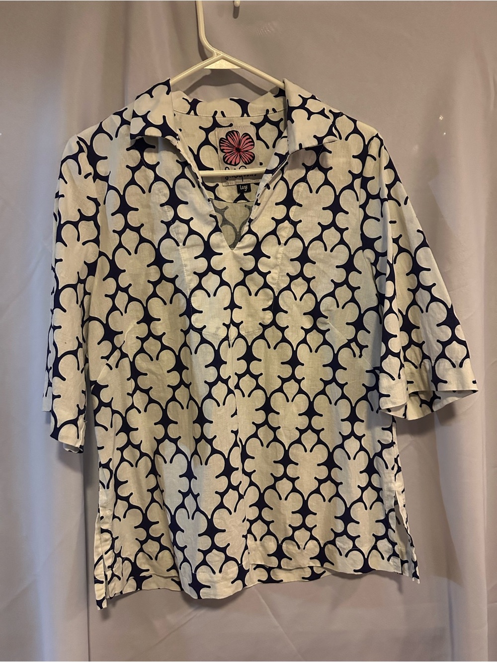 Lesley Evers Printed Notch-Neck Women’s Top - Navy and White